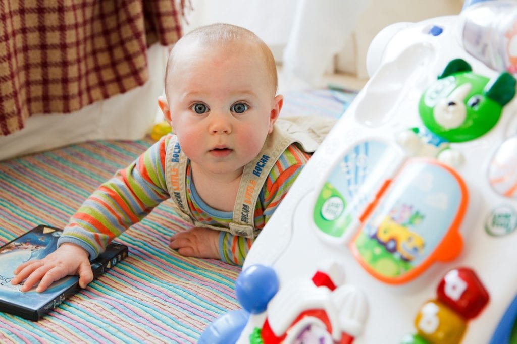 taking baby pictures at home